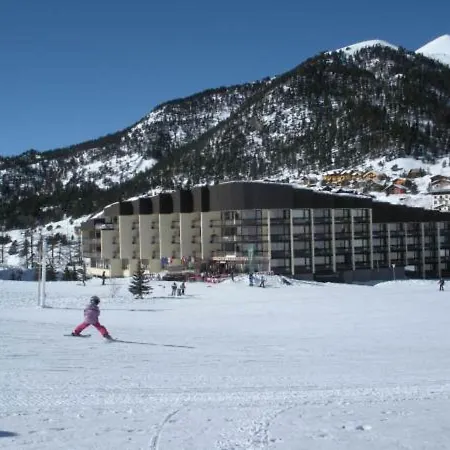 Avec Coin Montagne Pour 4 Pers, Skis Aux Pieds - Fr-1-445-72 Apartment Montgenevre