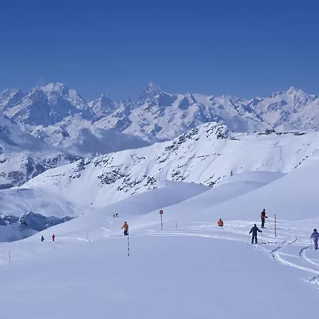 Apartment Avec Coin Montagne Pour 4 Pers, Skis Aux Pieds - Fr-1-445-72 Montgenevre