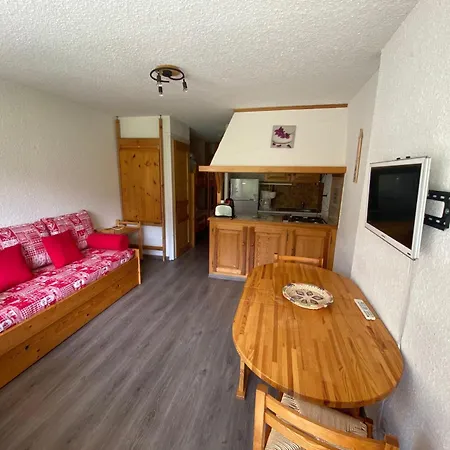 Avec Coin Montagne Pour 4 Pers, Skis Aux Pieds - Fr-1-445-72 Apartment Montgenevre